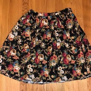 Floral skirt w/pockets